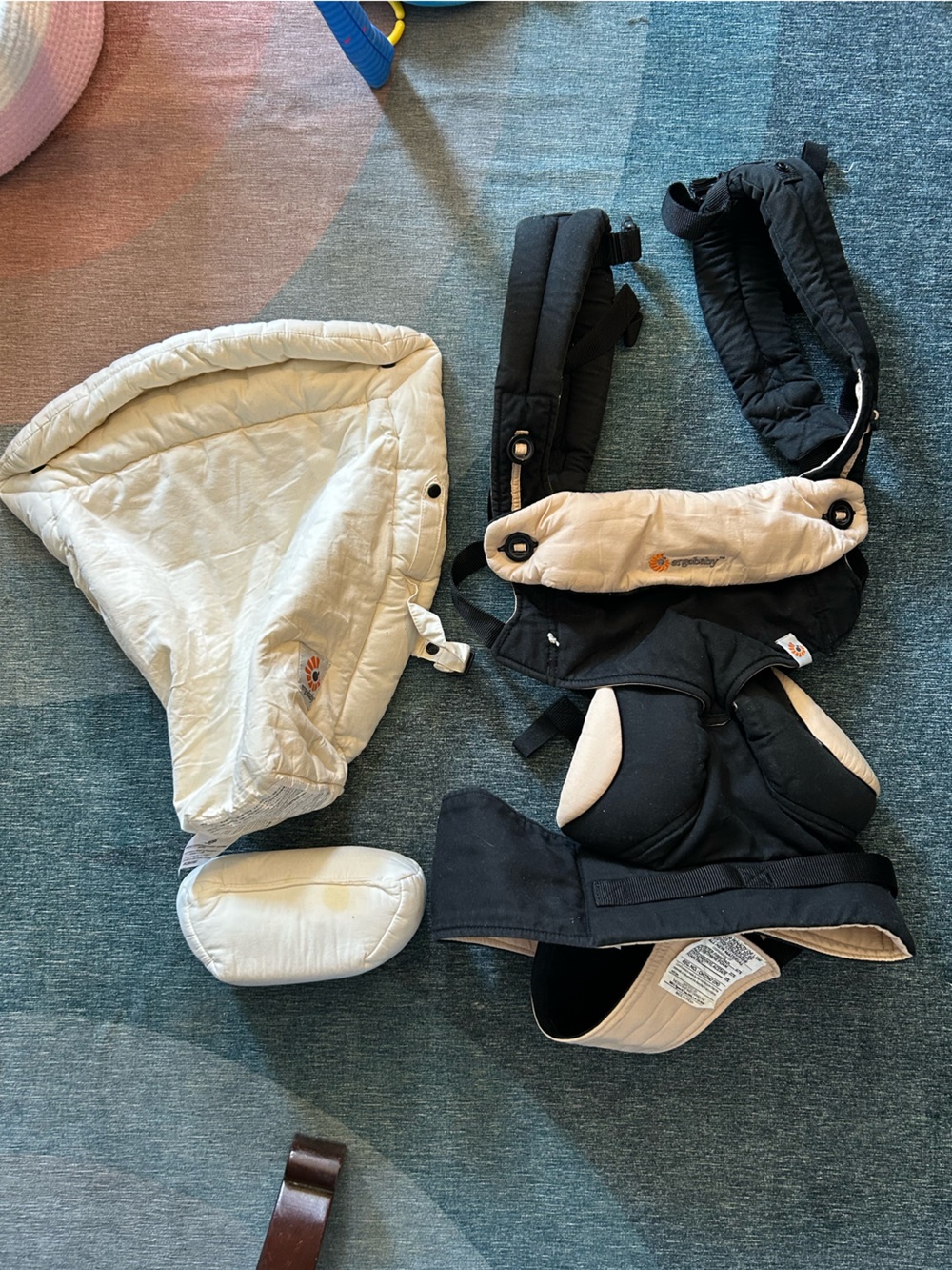 Ergobaby 360 Black and Camel baby wearing gear + Insert